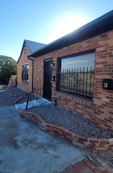 Primary Photo - 3722 Sacramento Ave