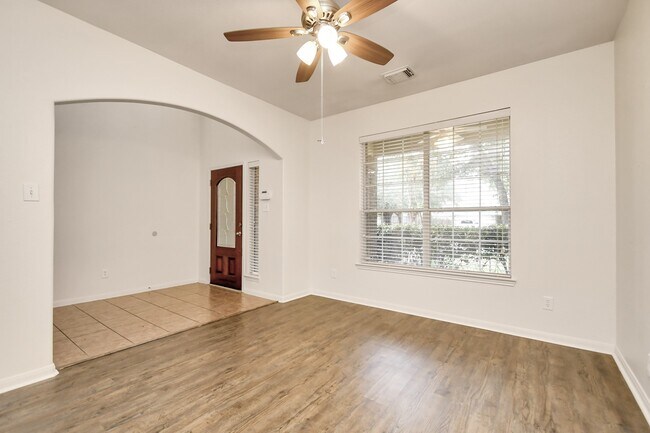 Building Photo - 2143 Westover Park Cir