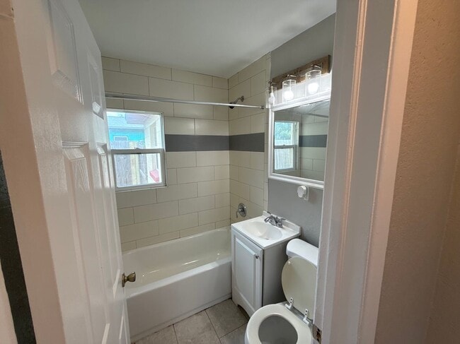 Building Photo - 1450 Powhatan Ct
