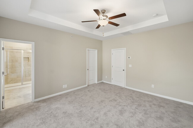 Building Photo - 318 Commons Ave