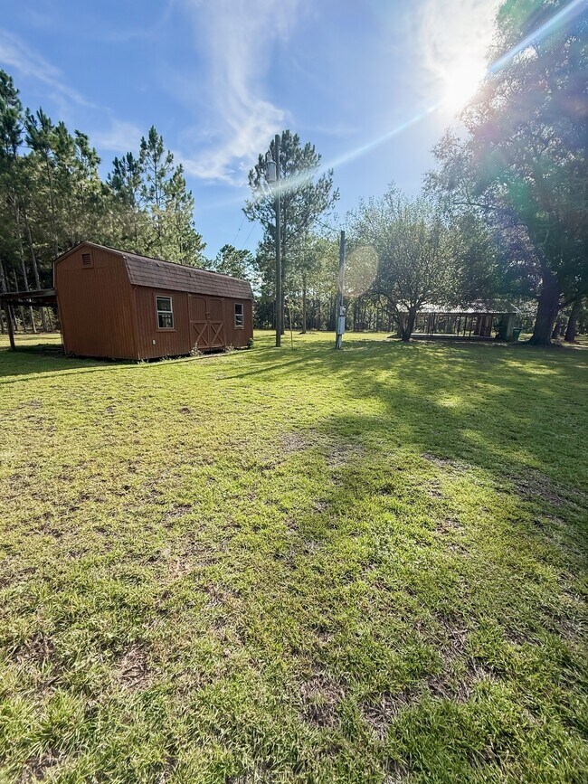 Building Photo - 687 Lawhon Mill Rd