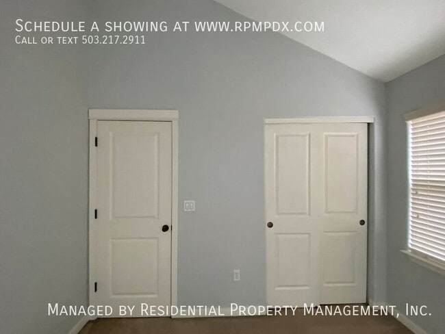 Building Photo - 2518 NW 1st Dr