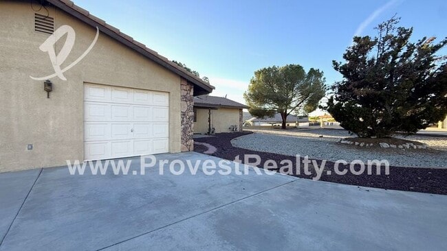 Building Photo - 15727 Tuscola Rd