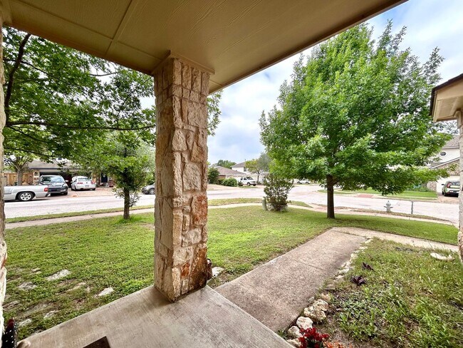 Building Photo - 14801 Falling Stone Ln