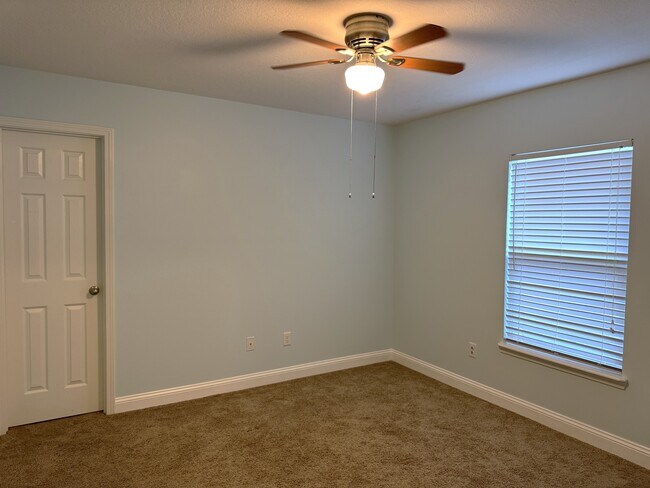 Building Photo - 79717 Plummer's Creek Dr