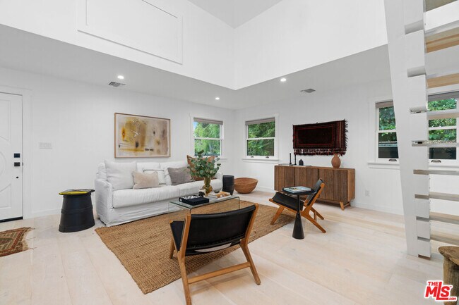 Building Photo - 961 Marco Pl