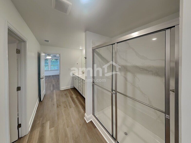 Building Photo - 210 Gershon Wy