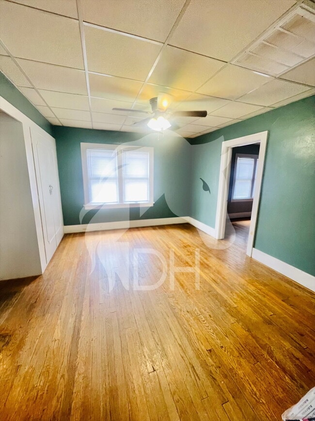 Building Photo - "Charming 2-Bed Gem in Enid's Heart!"