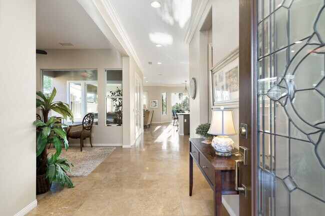 Building Photo - 60602 Juniper Ln