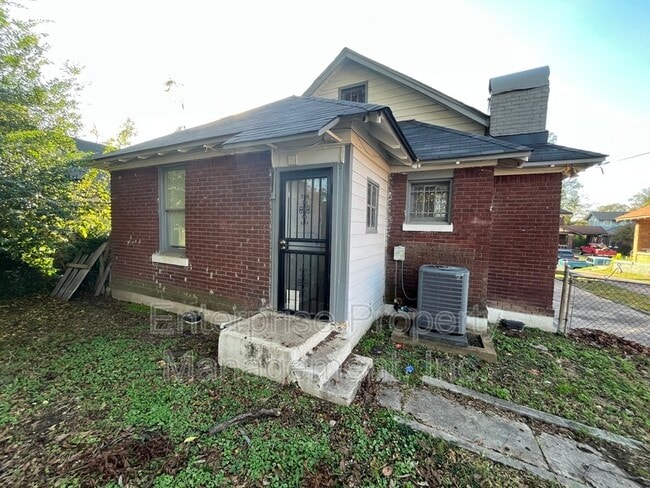 Building Photo - 836 Maury St