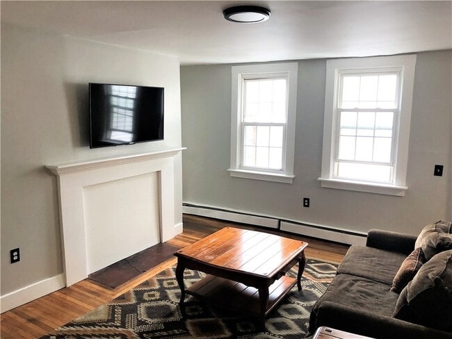 Building Photo - 283 Spring St