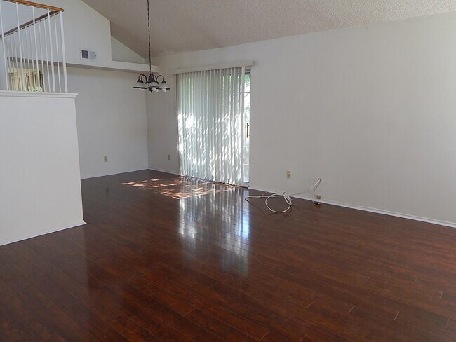 Building Photo - 20410 Mesa Oak Dr