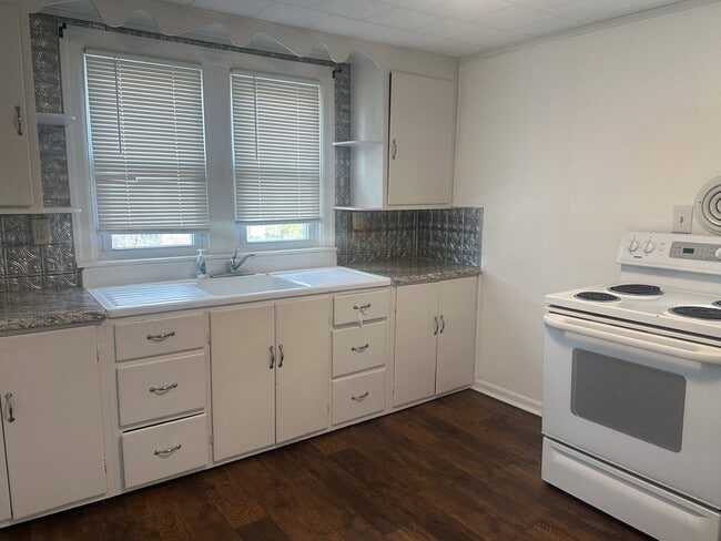 Building Photo - 1406 Beaumont Ave