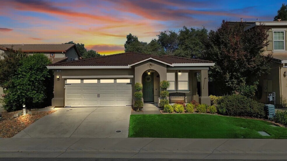 Building Photo - 325 Indian Runner Ct