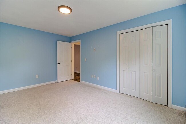 Building Photo - 165 Laurel Ridge Ave