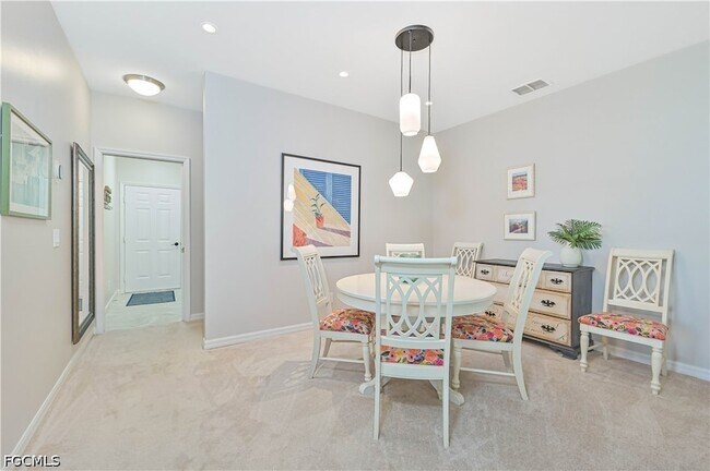 Building Photo - 14550 Glen Cove Dr