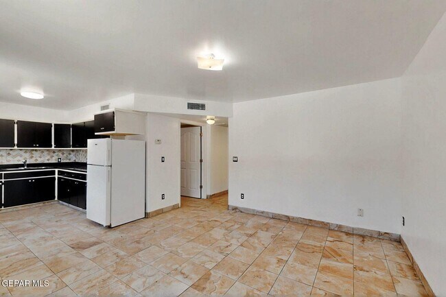 Building Photo - 540 N Yarbrough Dr