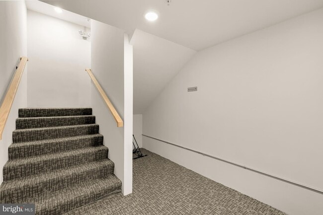 Building Photo - 3215 Mt Pleasant St NW
