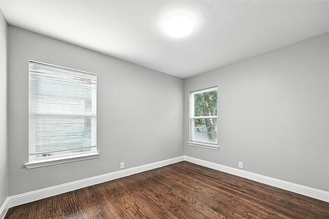 Building Photo - 6520 Lovett Ave