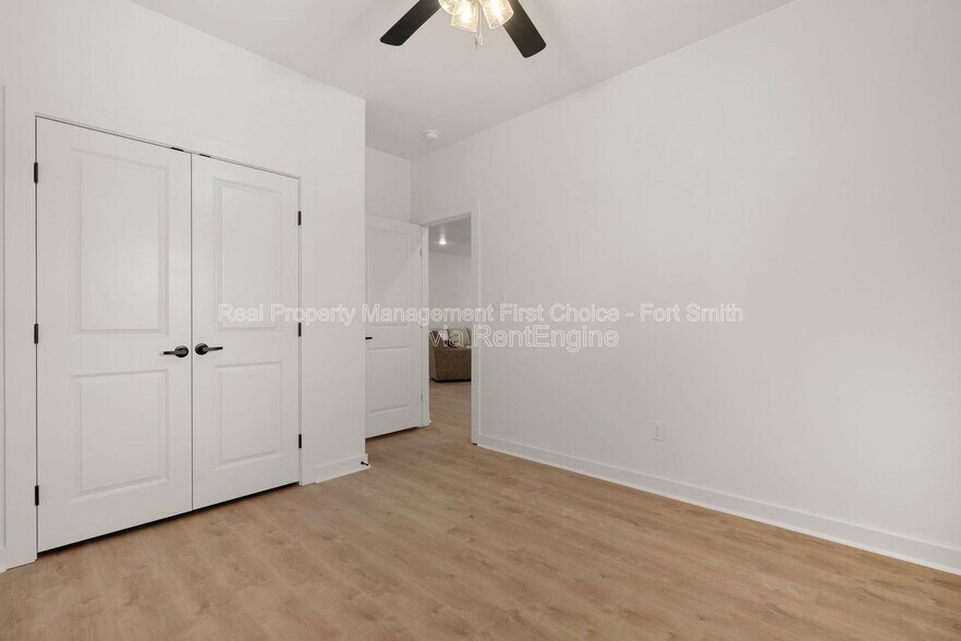 Building Photo - 8724 Cantera Dr