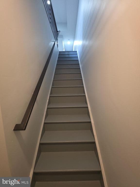 Building Photo - 1133 W Somerset St