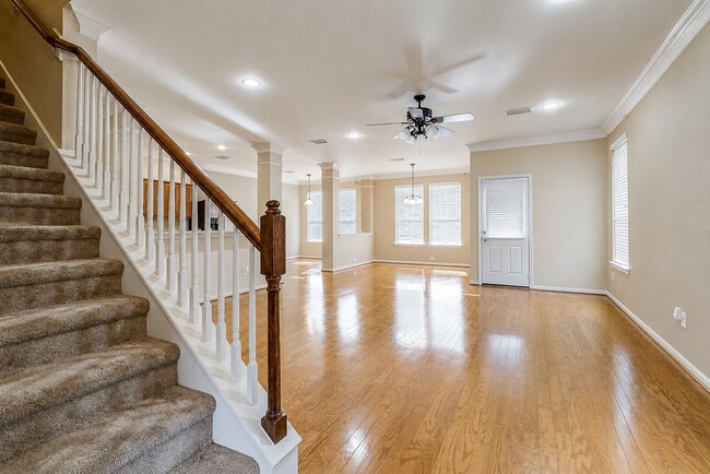Building Photo - 5339 Brookway Dr