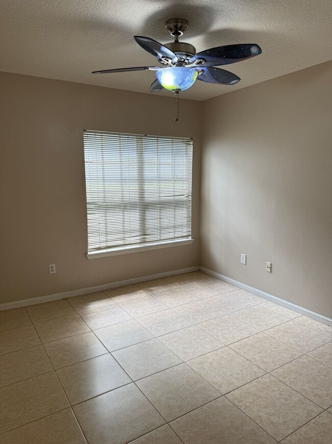 Building Photo - 4344 S Kirkman Rd