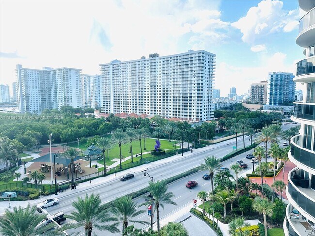 Building Photo - 17201 Collins Ave