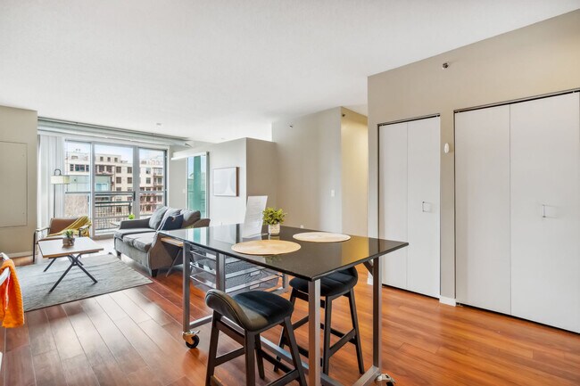 Building Photo - 616 Washington Ave S