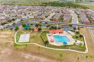 Building Photo - 6521 Quinton Dr