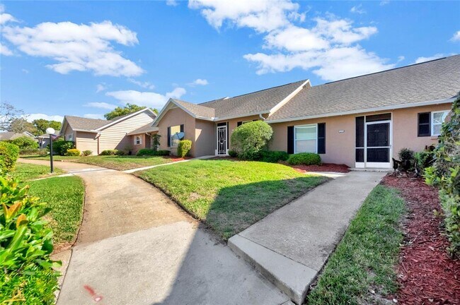 Building Photo - 1236 Villa Ln