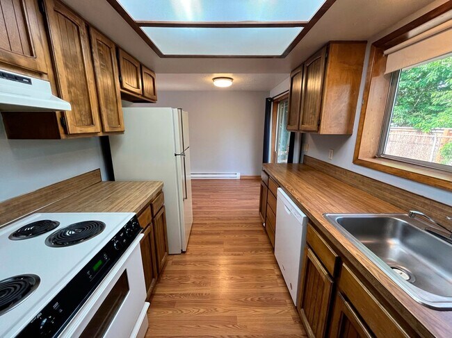 Building Photo - howad01