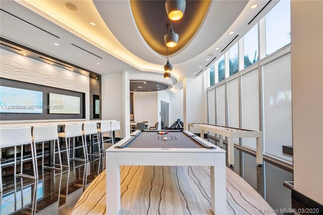 Building Photo - 851 NE 1st Ave