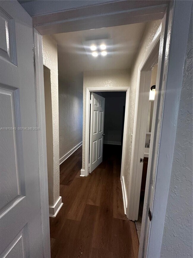 Building Photo - 5903 N Miami Ave