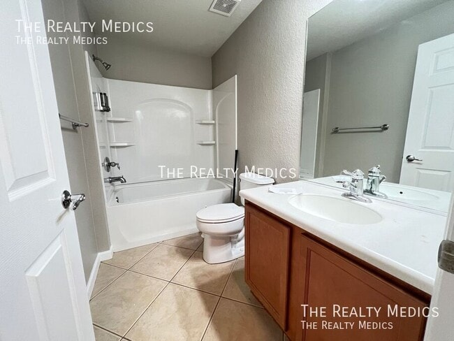 Building Photo - 4067 SW 46th Terrace