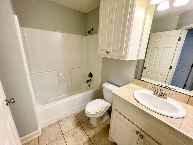 Building Photo - 3/2 For Rent in Farmington Station!