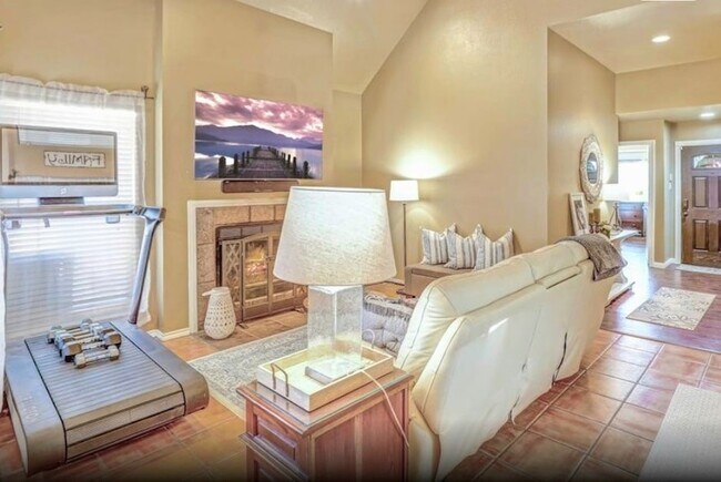 Building Photo - 209 Piccadilly Cir