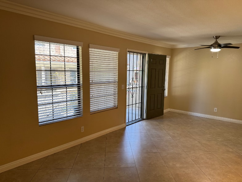 Building Photo - 8167 Vineyard Ave