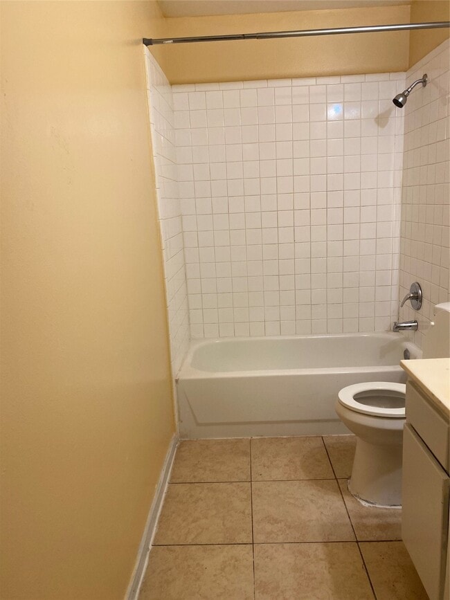 Building Photo - 6303 Southwood Ct S