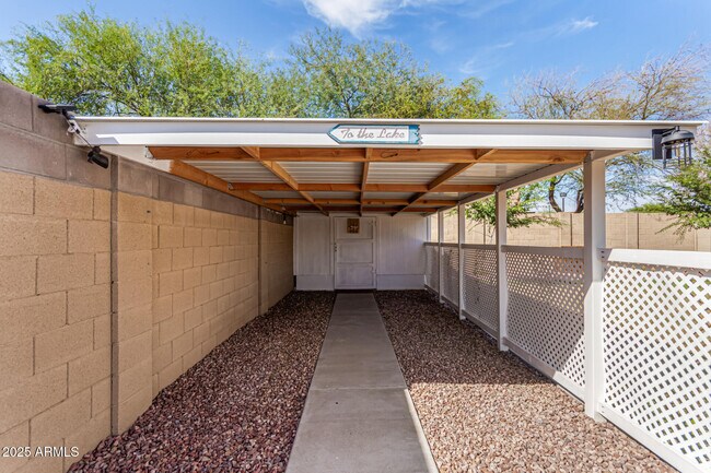 Building Photo - 8382 W Mary Ann Dr