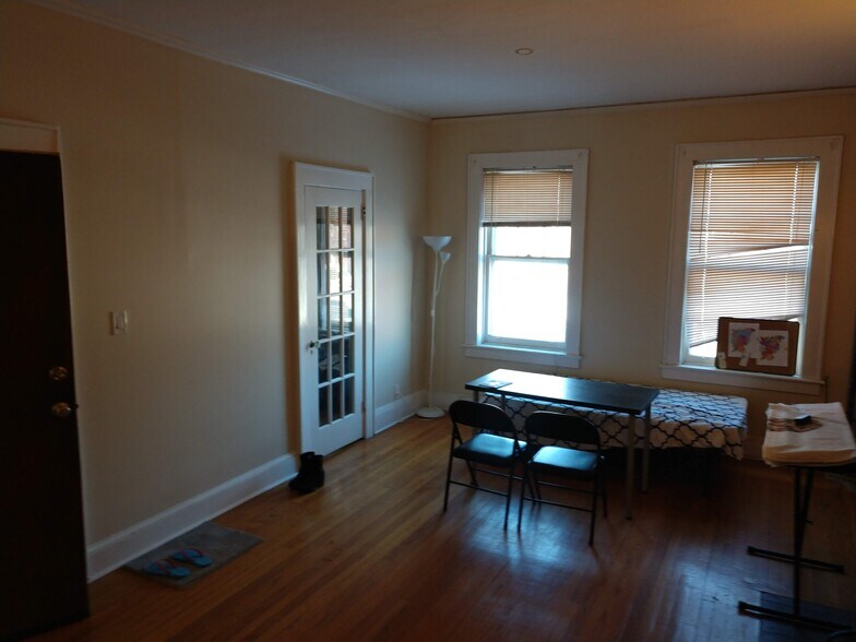 Building Photo - 275 Sheridan Ave