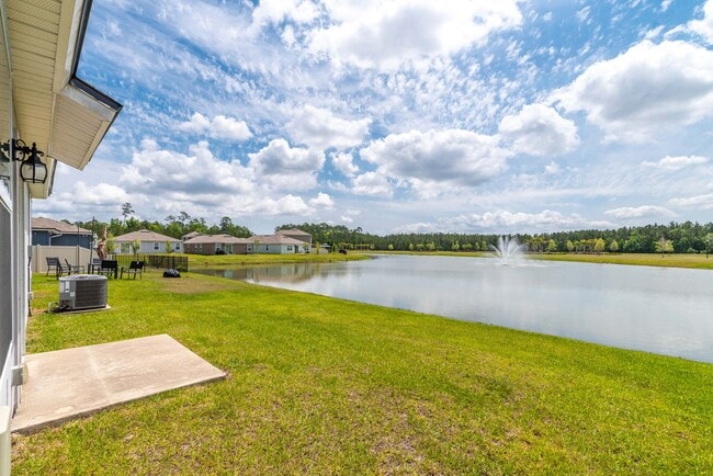 Building Photo - Almost new 3 bed 2 bath home