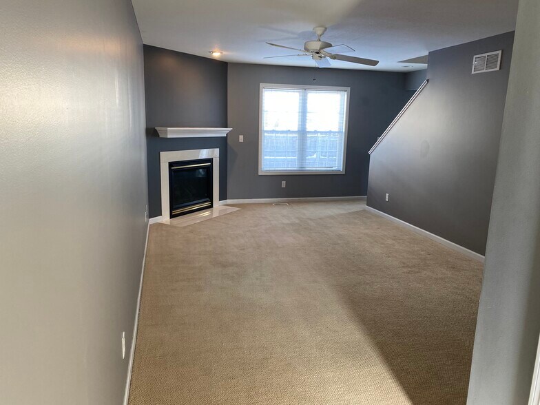Building Photo - 3910 Balmoral Dr