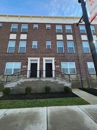 Building Photo - Deluxe Condo  In Center Street Townes Springfield, OH