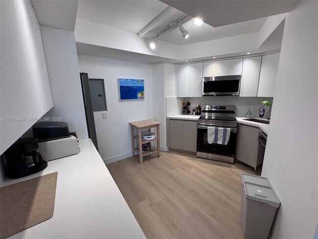 Building Photo - 3800 Galt Ocean Dr