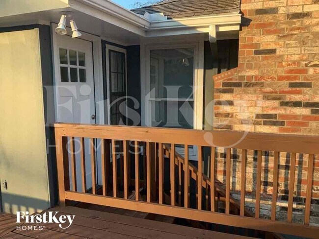 Building Photo - 2412 Bridger Dr