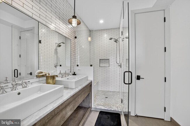 Building Photo - 774 Girard St NW