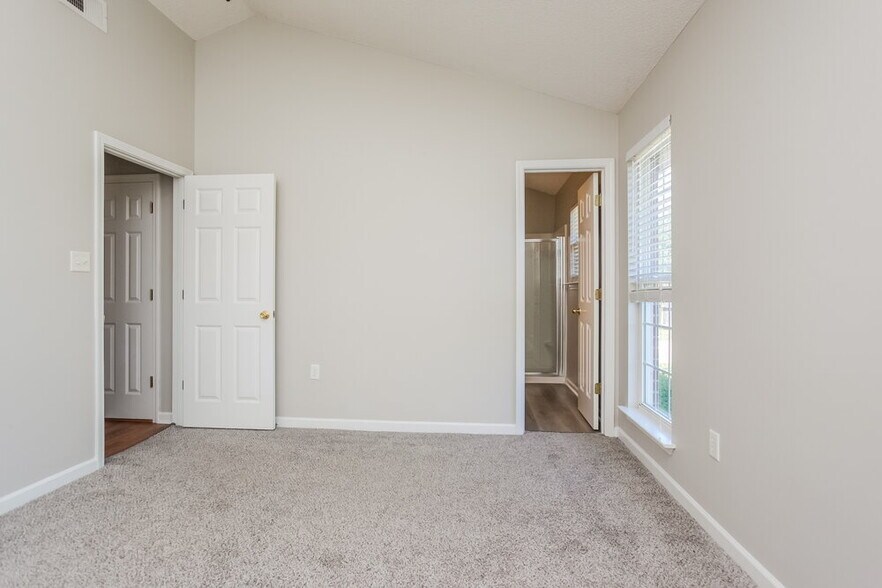 Building Photo - 1812 Cherry Creek Dr