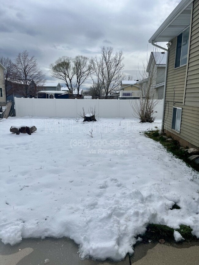 Building Photo - 1820 N 285 W