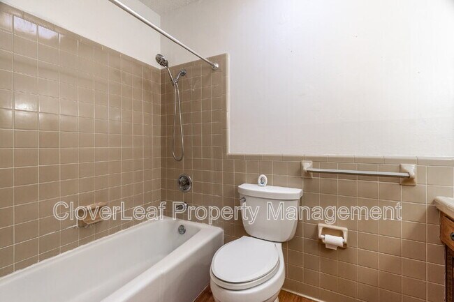Building Photo - 3503 Clearfield Dr